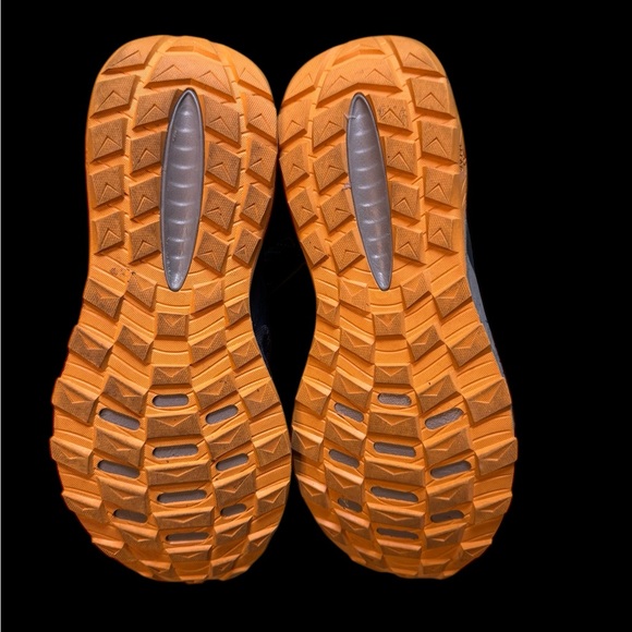 Men’s New Balance Sneakers - Picture 10 of 10